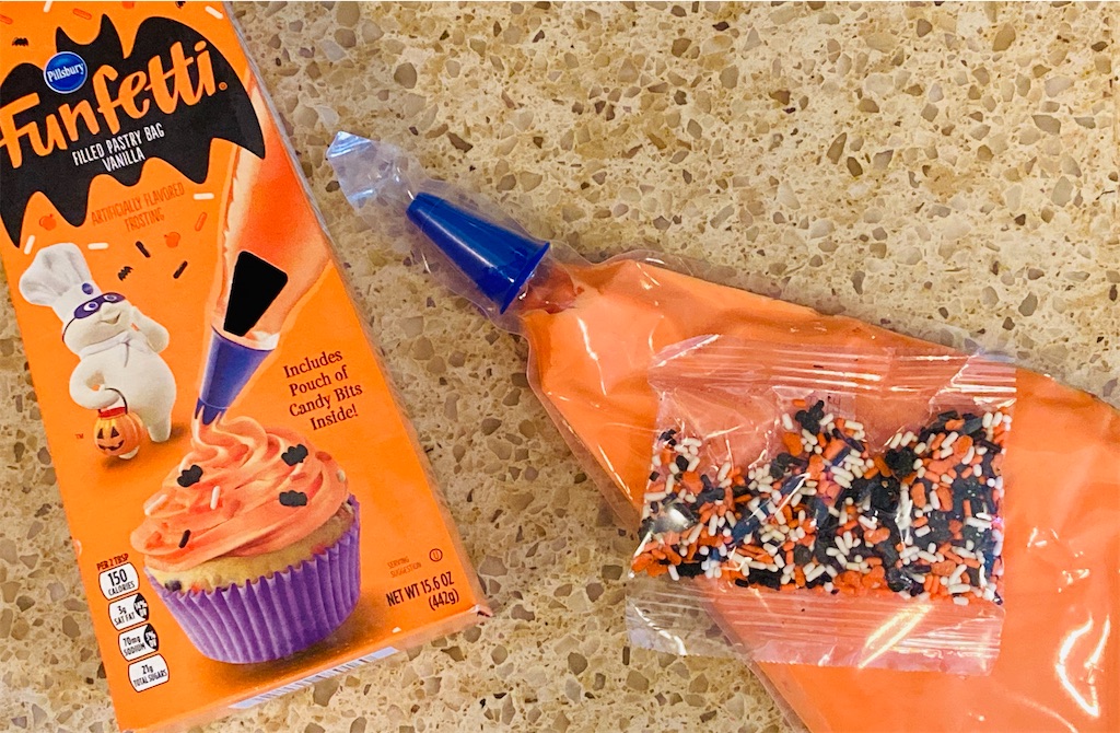 アメリカでハロウィン仕様のカップケーキキットを買ってみた - ななと
