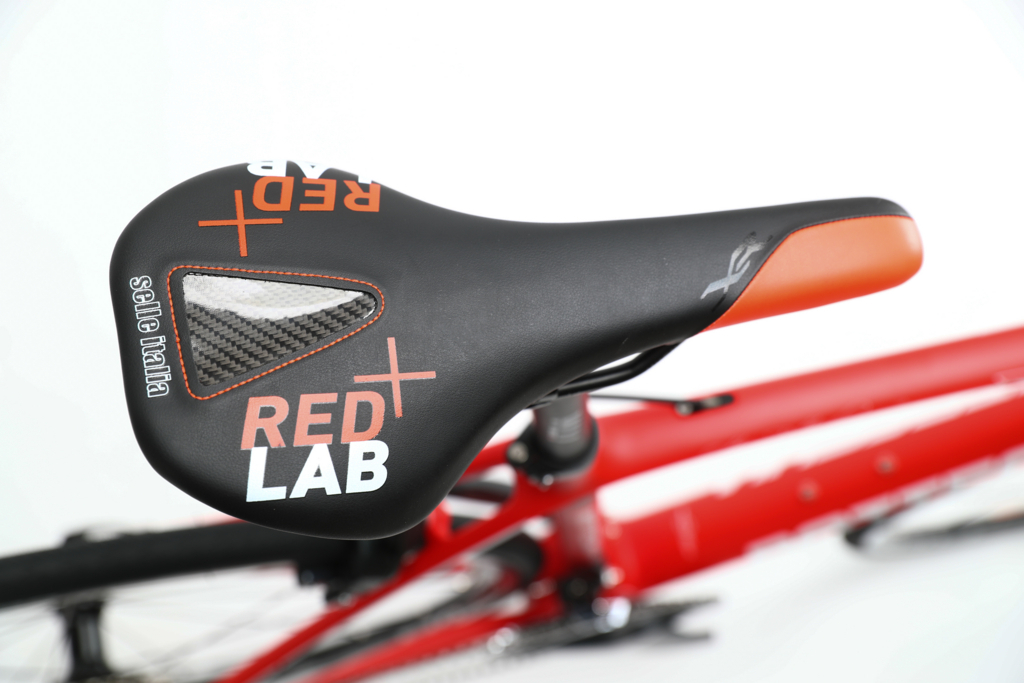 Bottecchia 8AVIO EVO ロードバイク ボッテキア 8AVIO REV フレーム形状を刷新したミドルグレード