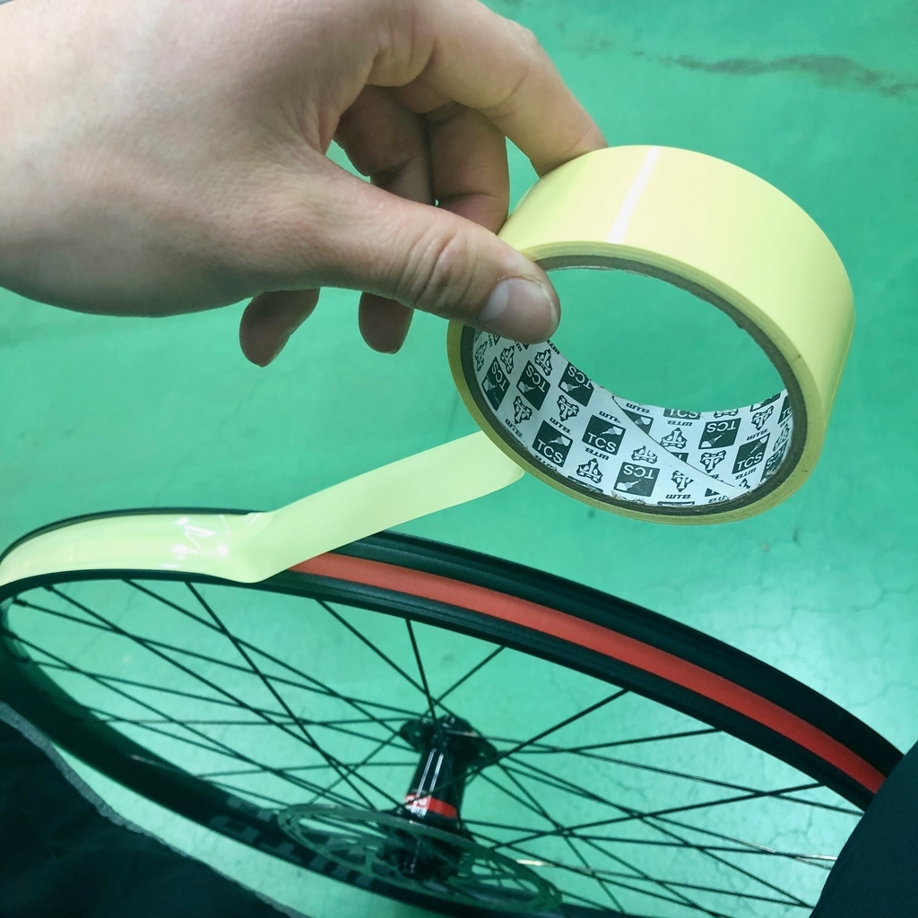WTB KOM lightリム 27.5インチ　2本セット　擦れハゲ傷あり Amazon.co.jp: WTB KOM Light i23 27.5インチ TCSリム、32穴