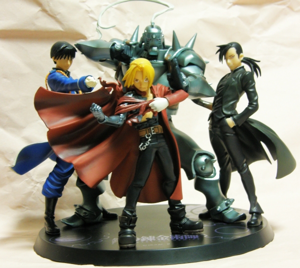 一番くじのフィギュアとかを並べたり重ねたり チラリとチラシの裏