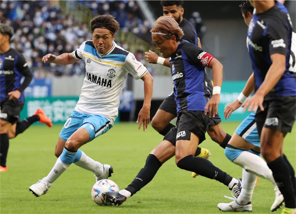最終値下　Jリーグガンバ大阪サイン入りサッカーボール　1993年 ガンバ大阪 サイン入りサッカーボール - メルカリ