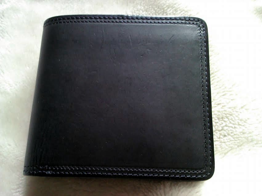 corbo.のスレート二つ折財布