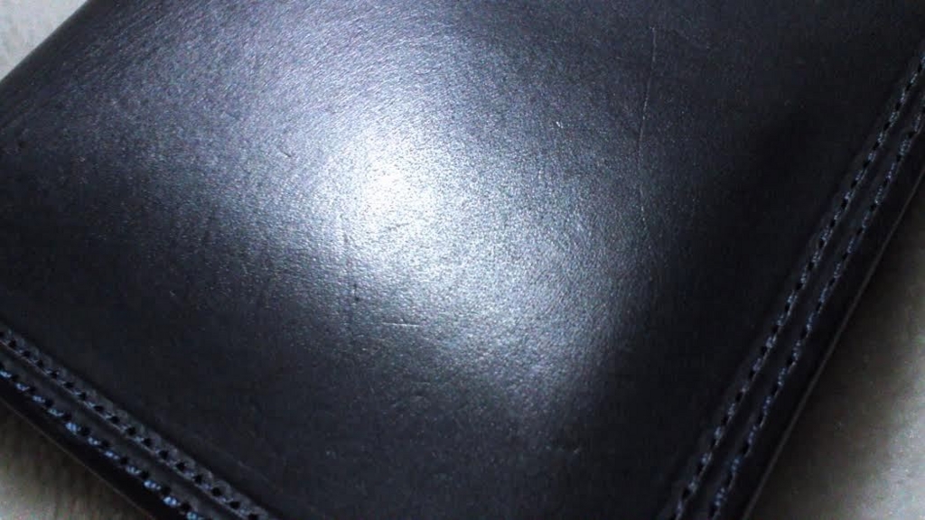 corbo. slateの二つ折財布