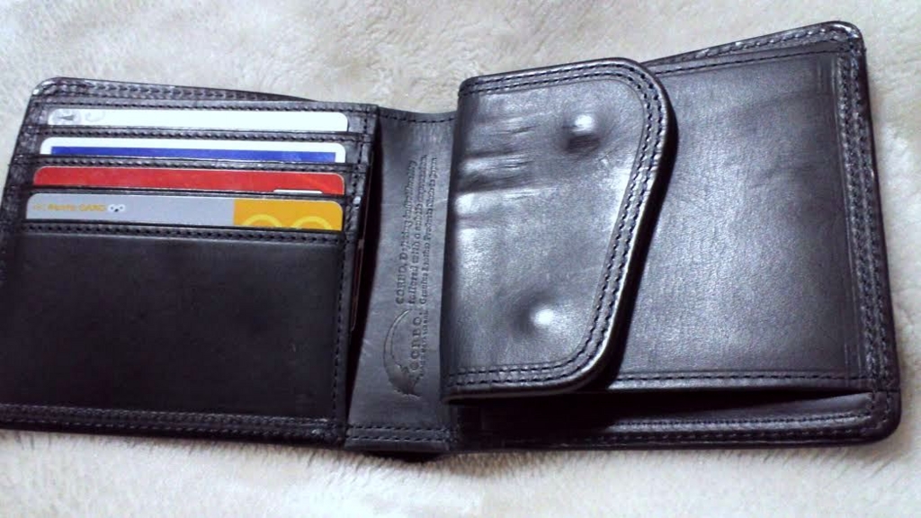 corbo. slateの二つ折財布