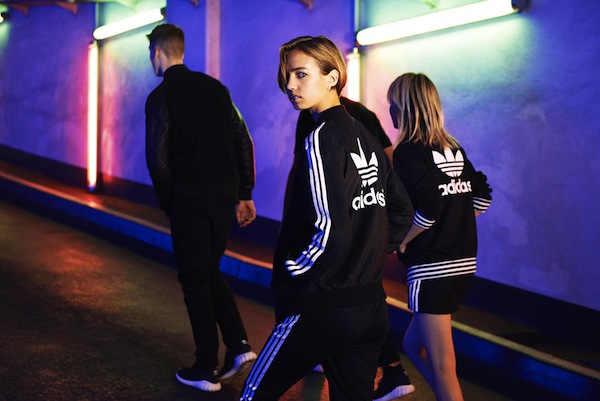 adidasのジャージの着こなし