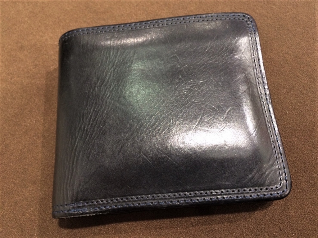 corbo. slateの二つ折り財布