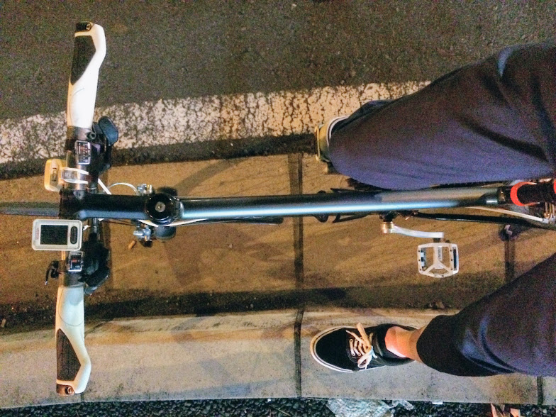 自転車に乗る際のボトムス