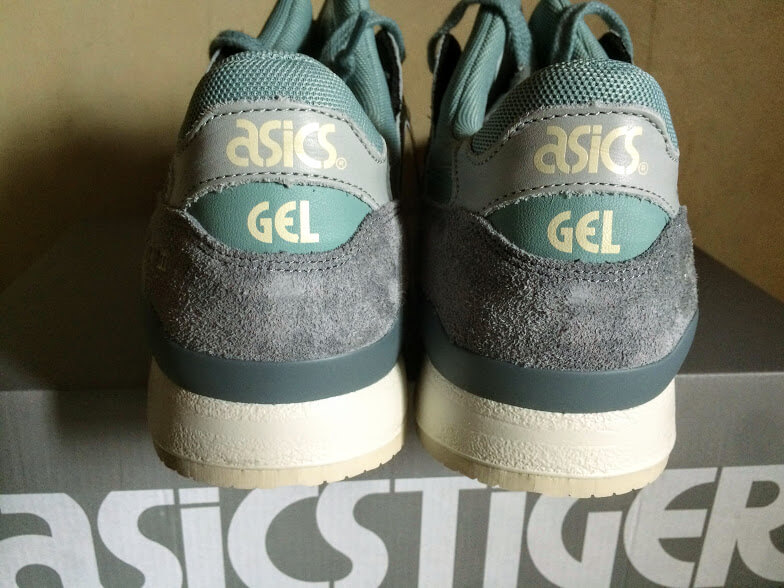 asics tigerのゲルライト3のかかと