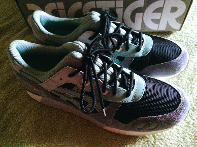 asicstigerのゲルライト3とB&Y別注ゲタバコのロープレース