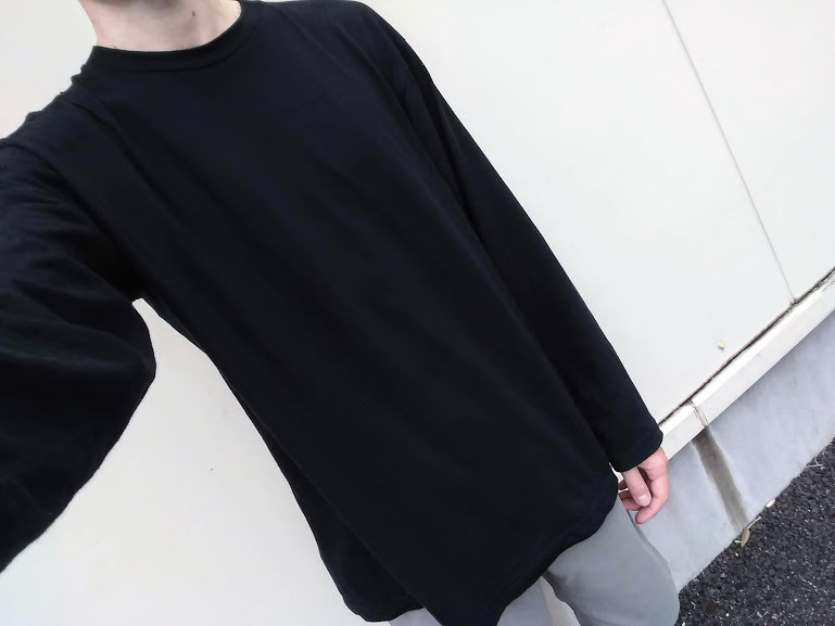 タッチアンドゴーのロングTシャツ着用画像