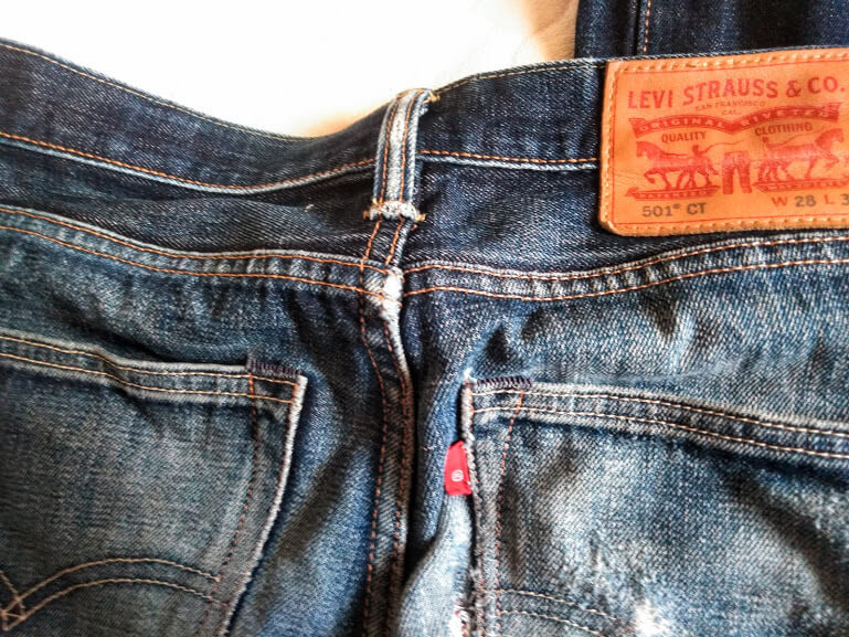 ジーンズのヨークのパッカリング