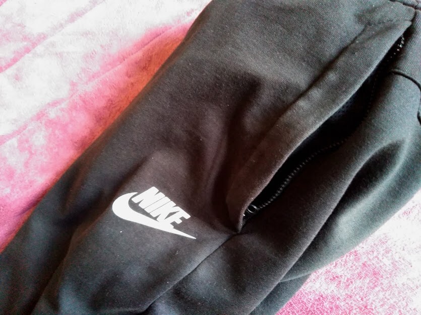 nike av15 jogger fleece