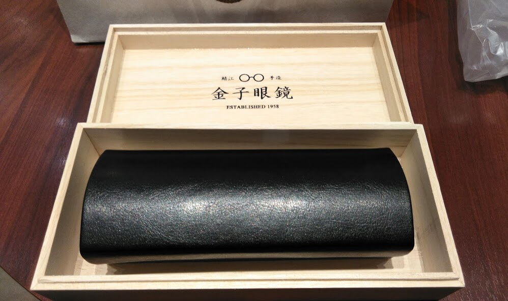 金子眼鏡の木箱