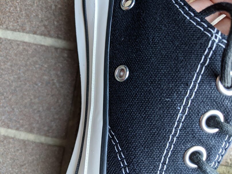 コンバースアディクトの接着剤はみ出し