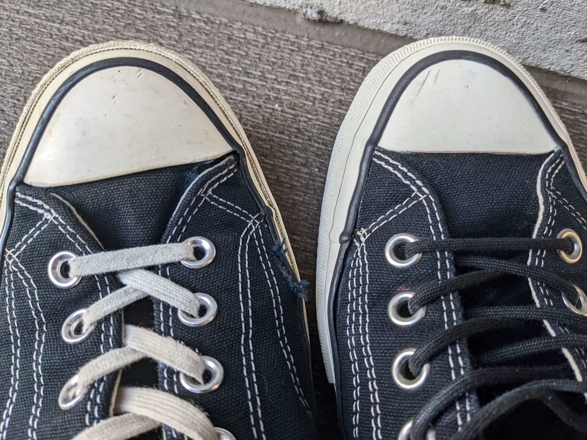 チャックテイラーのテープ剥がれ
