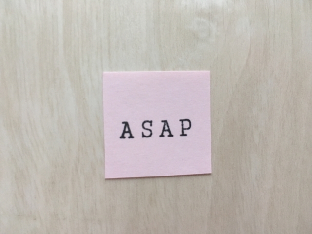 ビジネスで使う 取り急ぎ連絡します 定番英語メール表現 Webデザイナーのビジネス英語備忘録 ビジネスで使う 取り急ぎ連絡します 定番英語メール表現 Webデザイナーのビジネス英語備忘録