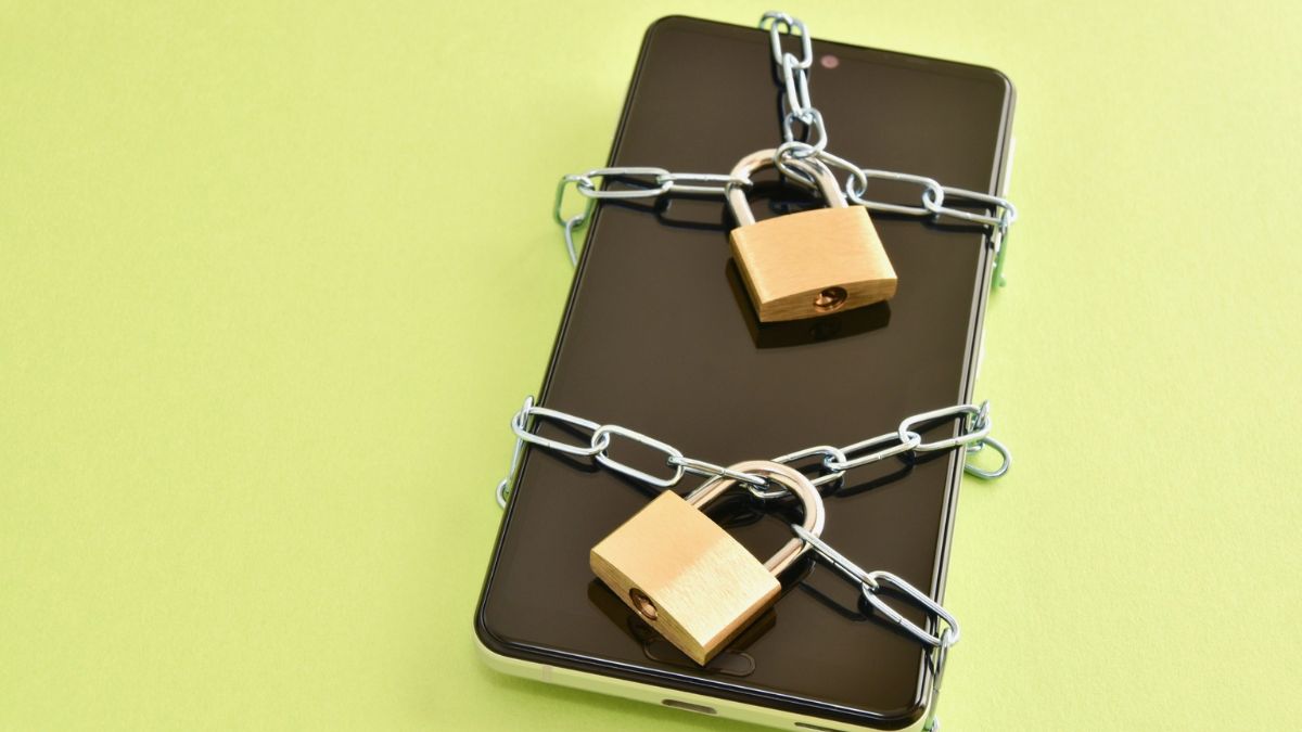 LINEで画像を保存するとバレる？通知の仕組みと安全な使い方を紹介！ - Fun Trivia