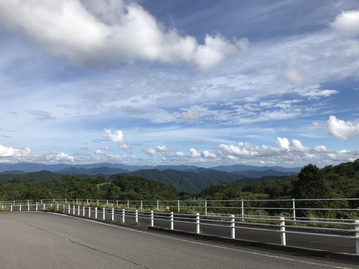 愛知 ツーリングスポット 茶臼山高原から南アルプスを一望 珍グルメ チョウザメ が食べられるゾ オジさまの趣味とバイクのブログ