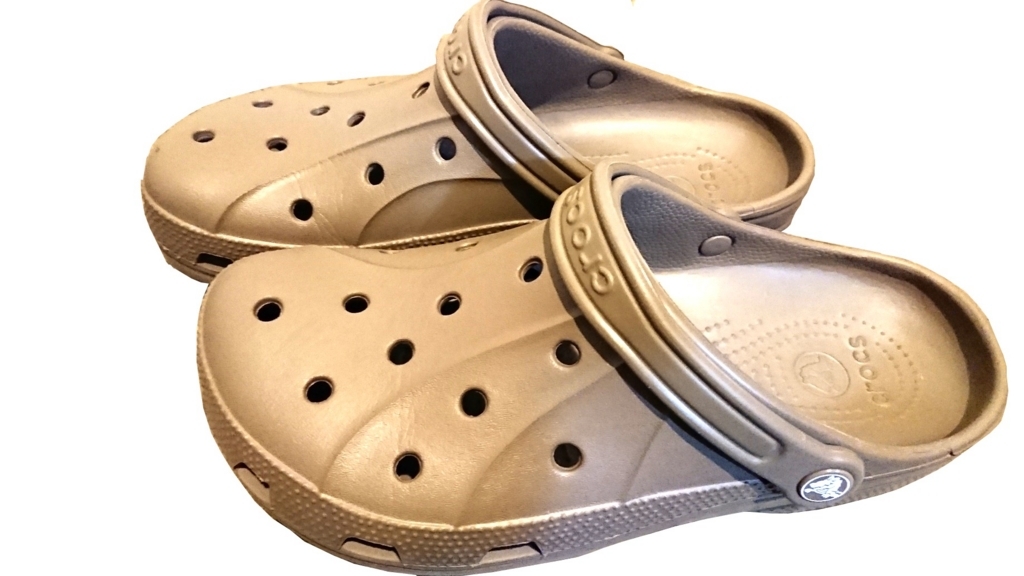 クロックス Crocs って最強のサンダルだからやめられないよね ブログ作成ボタンを押しちゃった