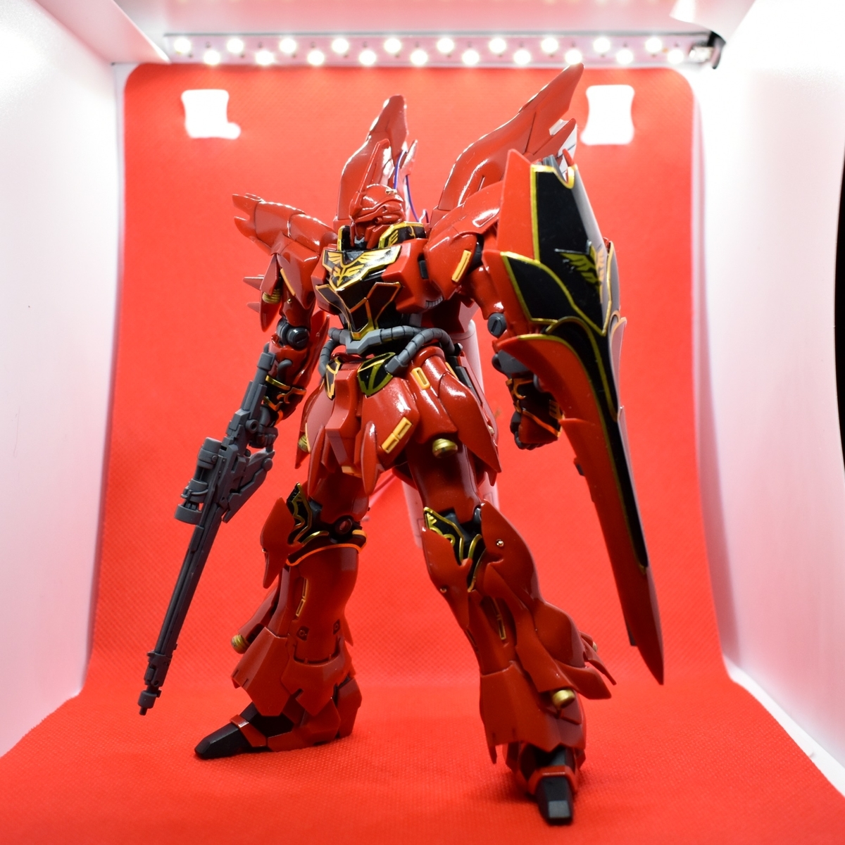 ガンプラを撮影ボックスで撮影