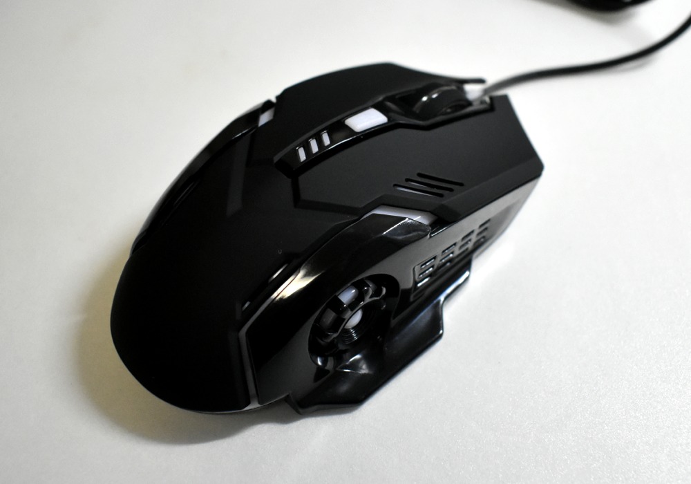 ダイソーで500円のゲーミングマウスがled光ってカッコイイ件 なお性能は普通 ブログ作成ボタンを押しちゃった