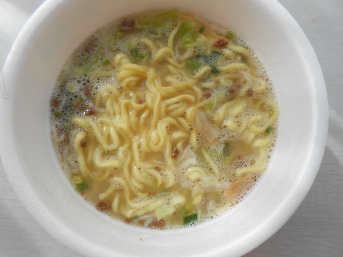 麺処 花田 濃厚味噌ラーメン(カップ麺) 具材