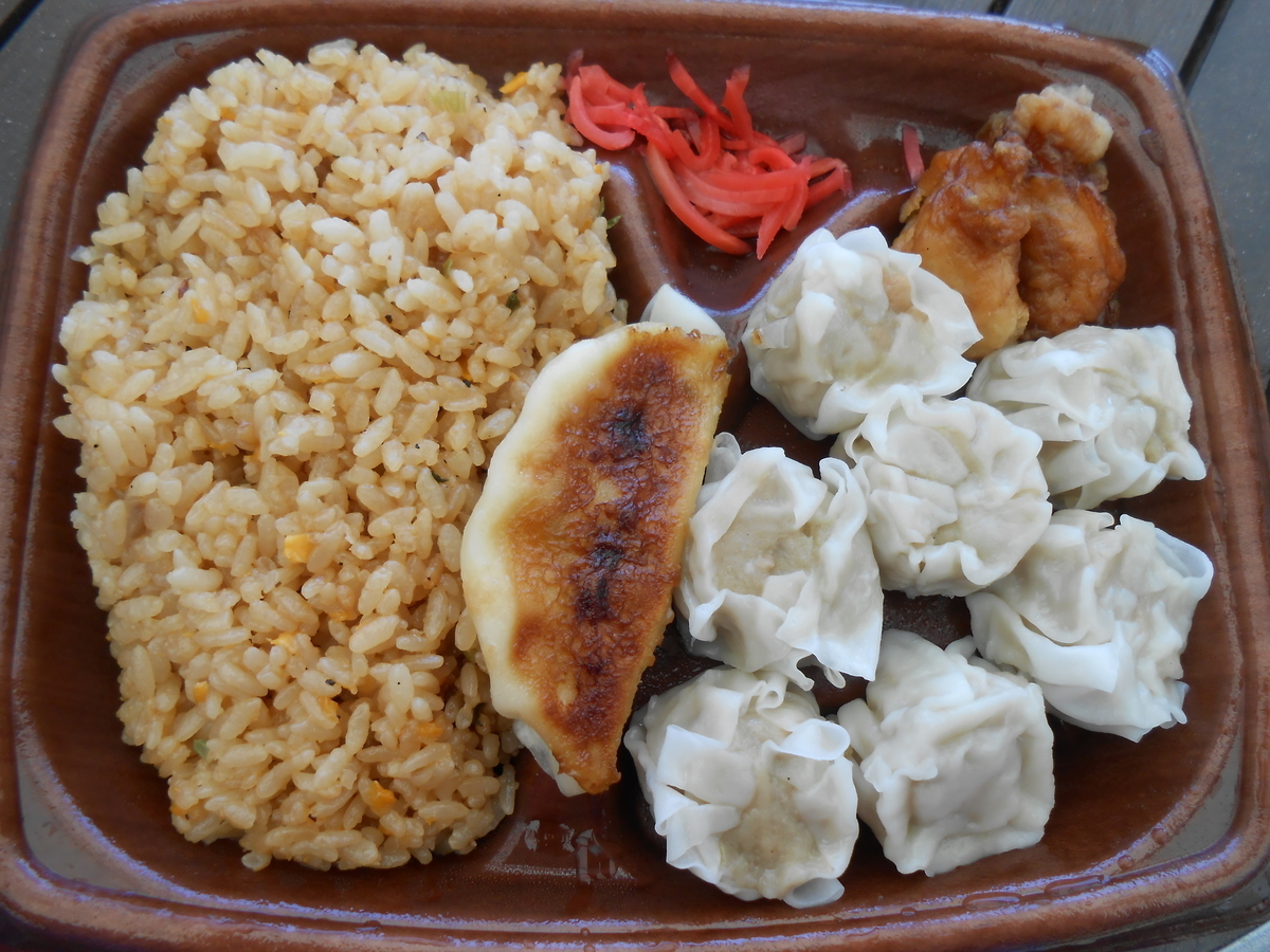 たっぷり焼売＆炒飯弁当 ミニストップ 開封後