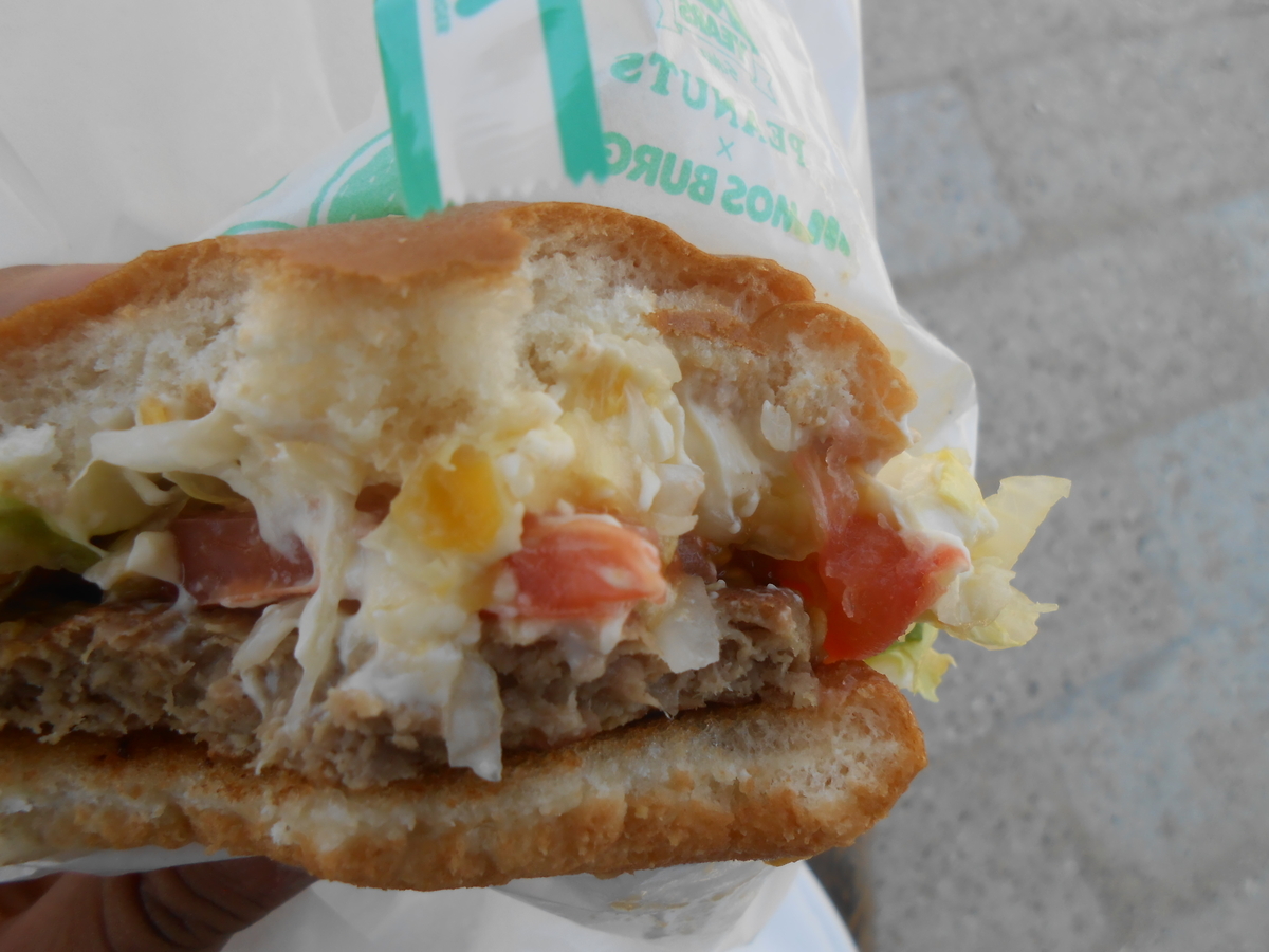 クリームチーズベジ 北海道産コーンのソース モスバーガー 断面