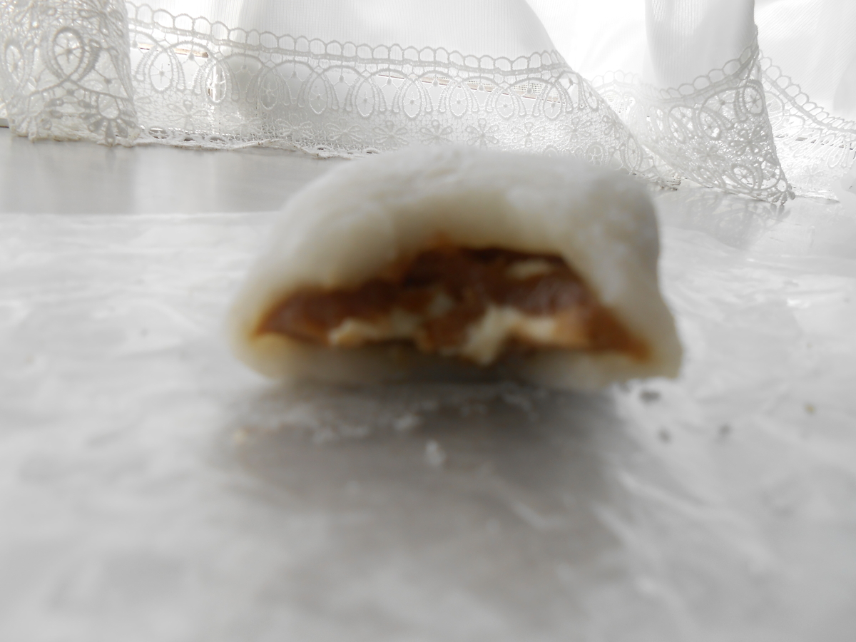 生クリーム大福(カフェオレ) 白十字 断面