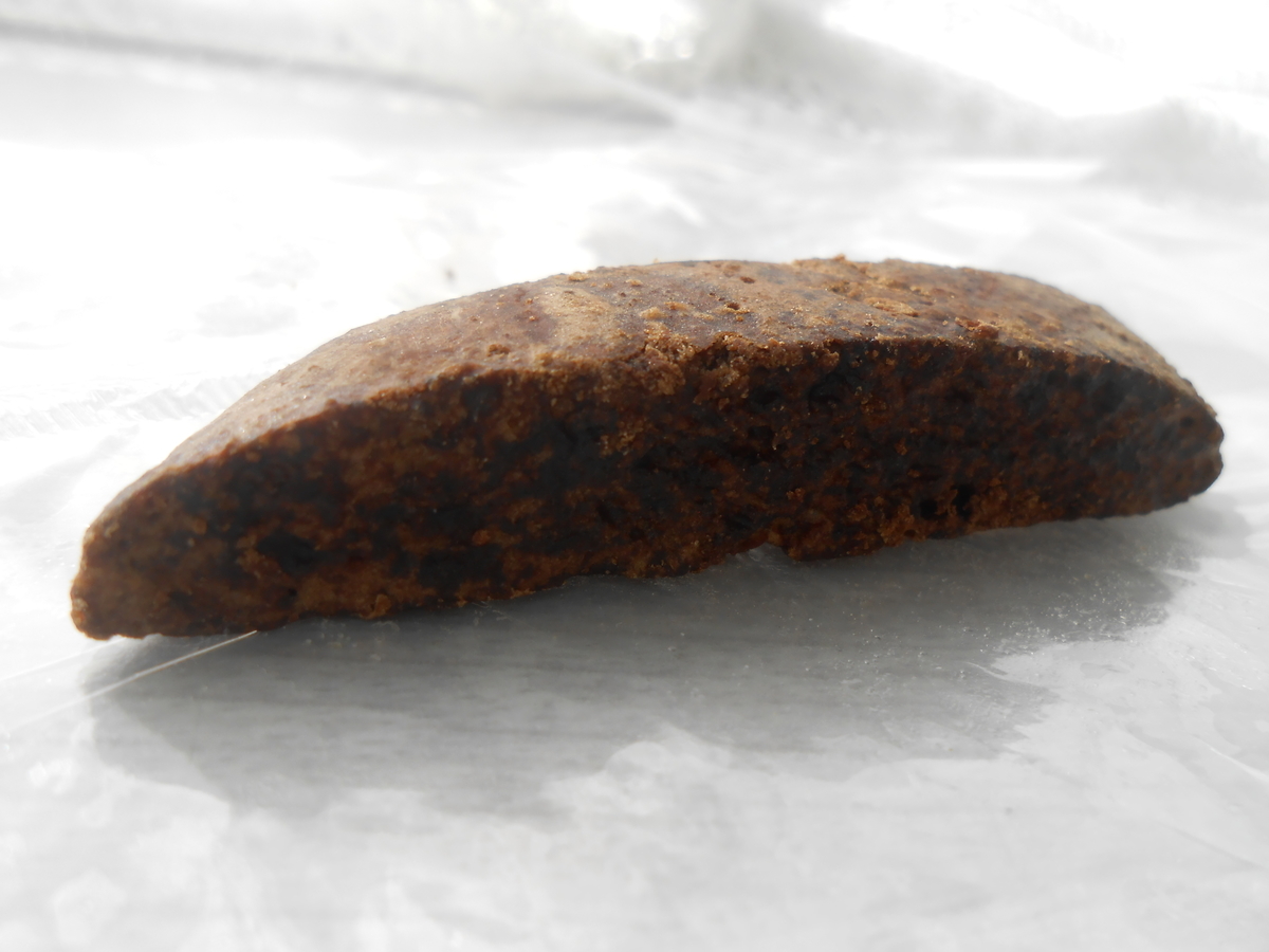 トリオ食品 九州黒棒 側面