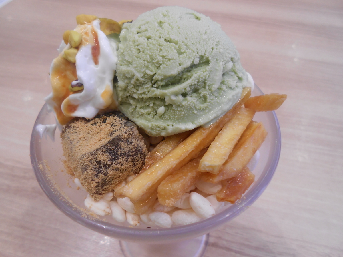かっぱ寿司 濃厚ピスタチオアイスとお芋の秋色パフェ トッピング