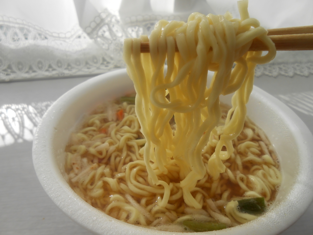 ニュータッチ 横浜もやしそば(カップ麺) 麺
