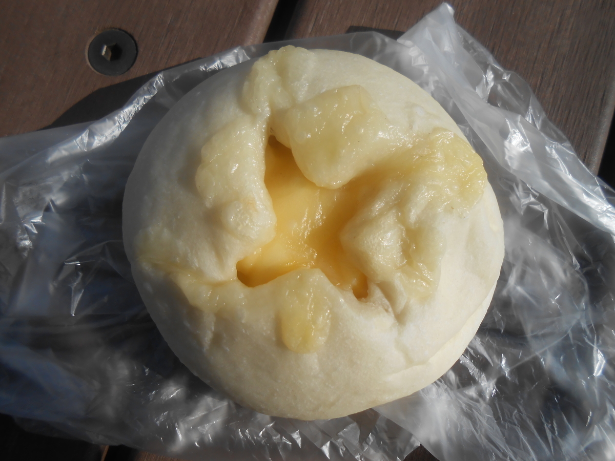 白いチーズパン 幸福堂