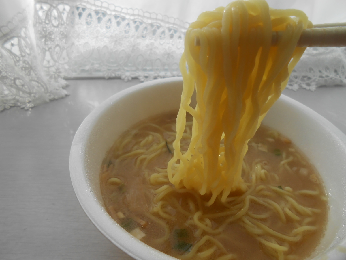 名店の味 天下一品 京都濃厚鶏白湯(カップ麺) 麺
