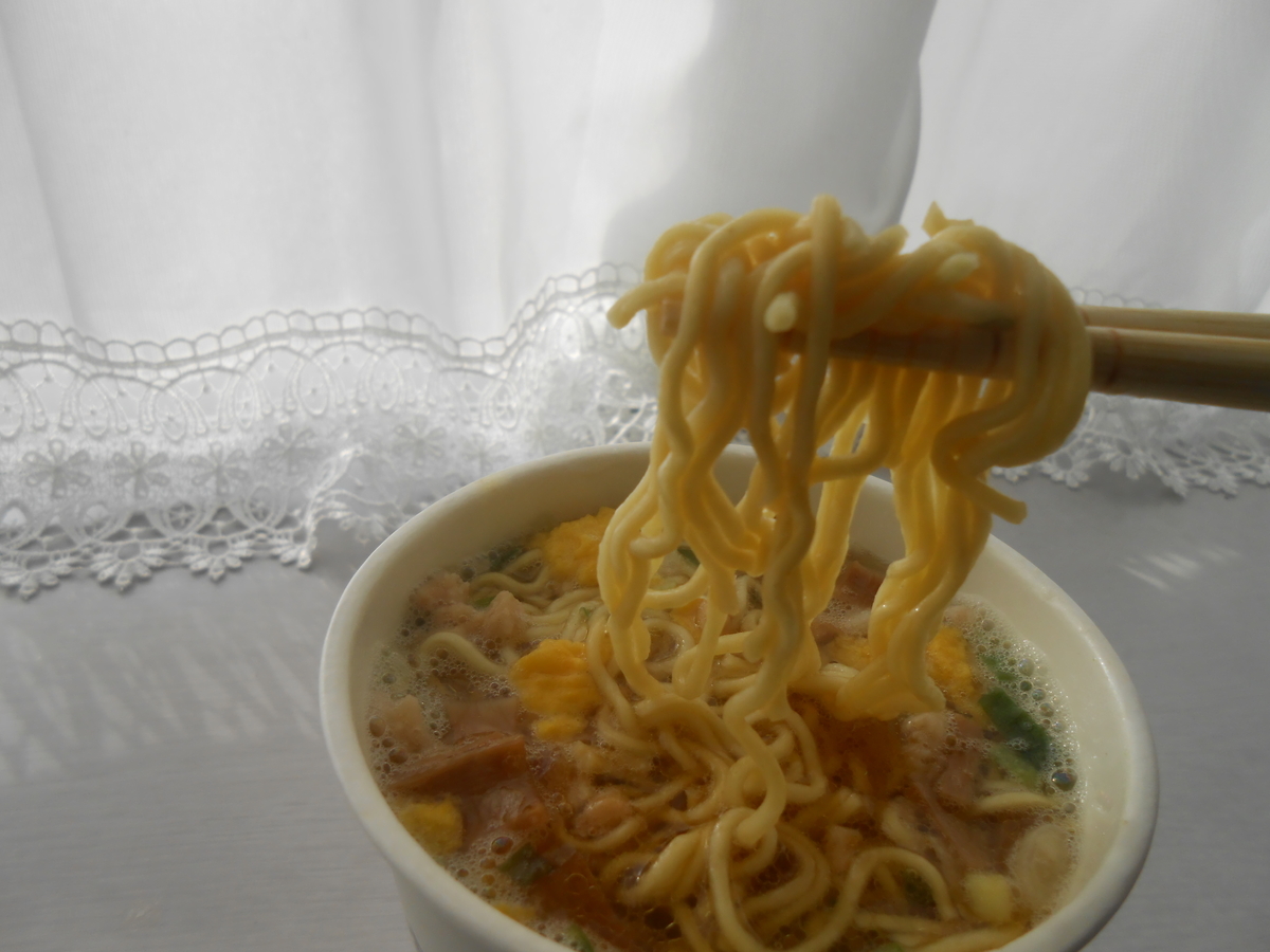 愛知県特産名古屋コーチンだし使用 醤油ラーメン 麺