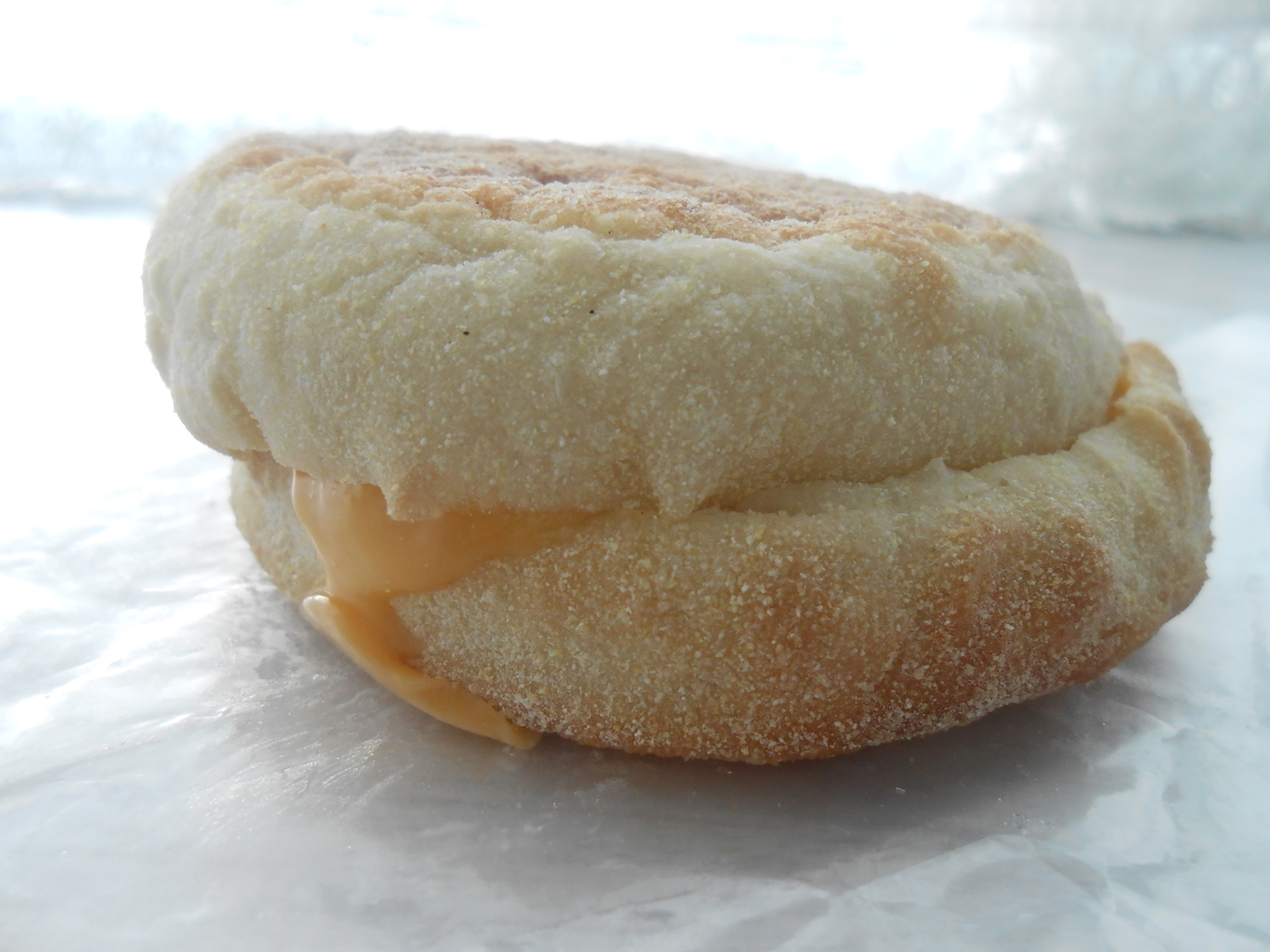 ローソン ハムタマゴチーズマフィン 側面