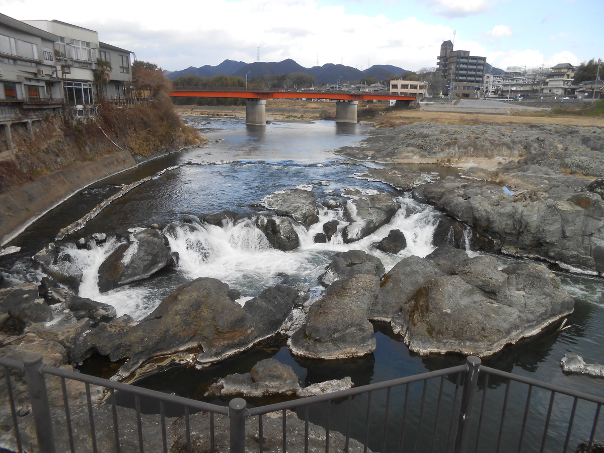 加東市の景勝地「闘竜灘」の水模様が綺麗です! - 兵庫イクサ