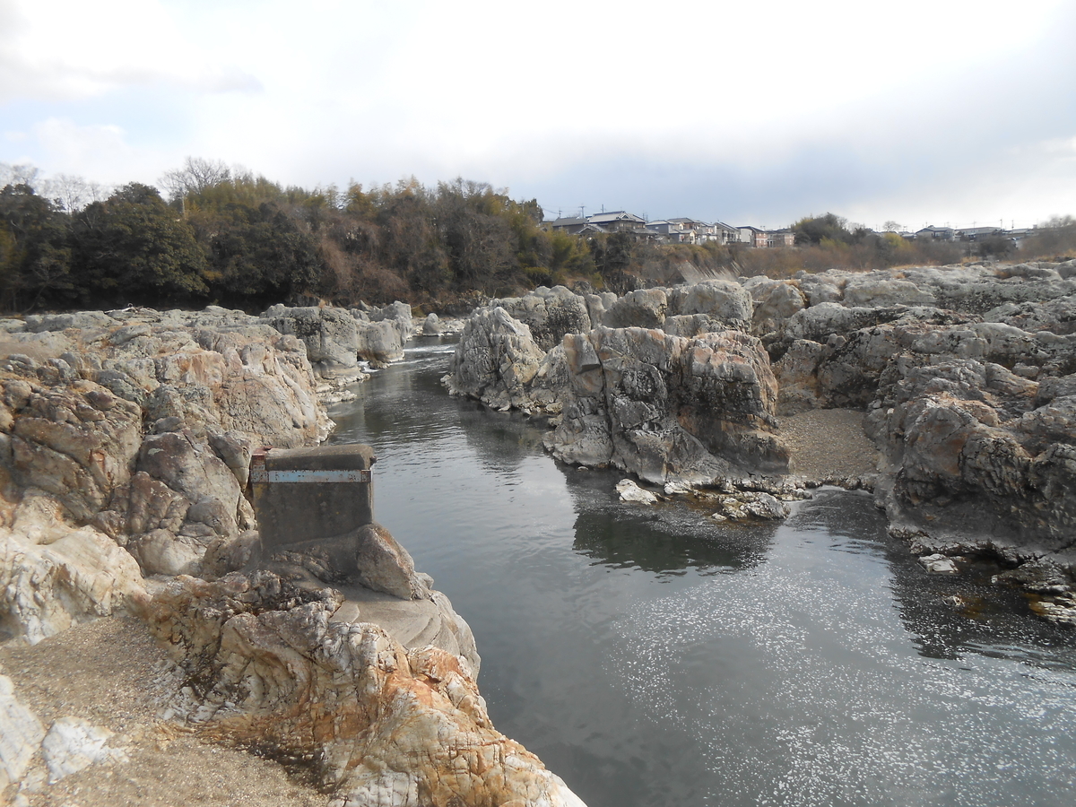 加東市の景勝地「闘竜灘」の水模様が綺麗です! - 兵庫イクサ