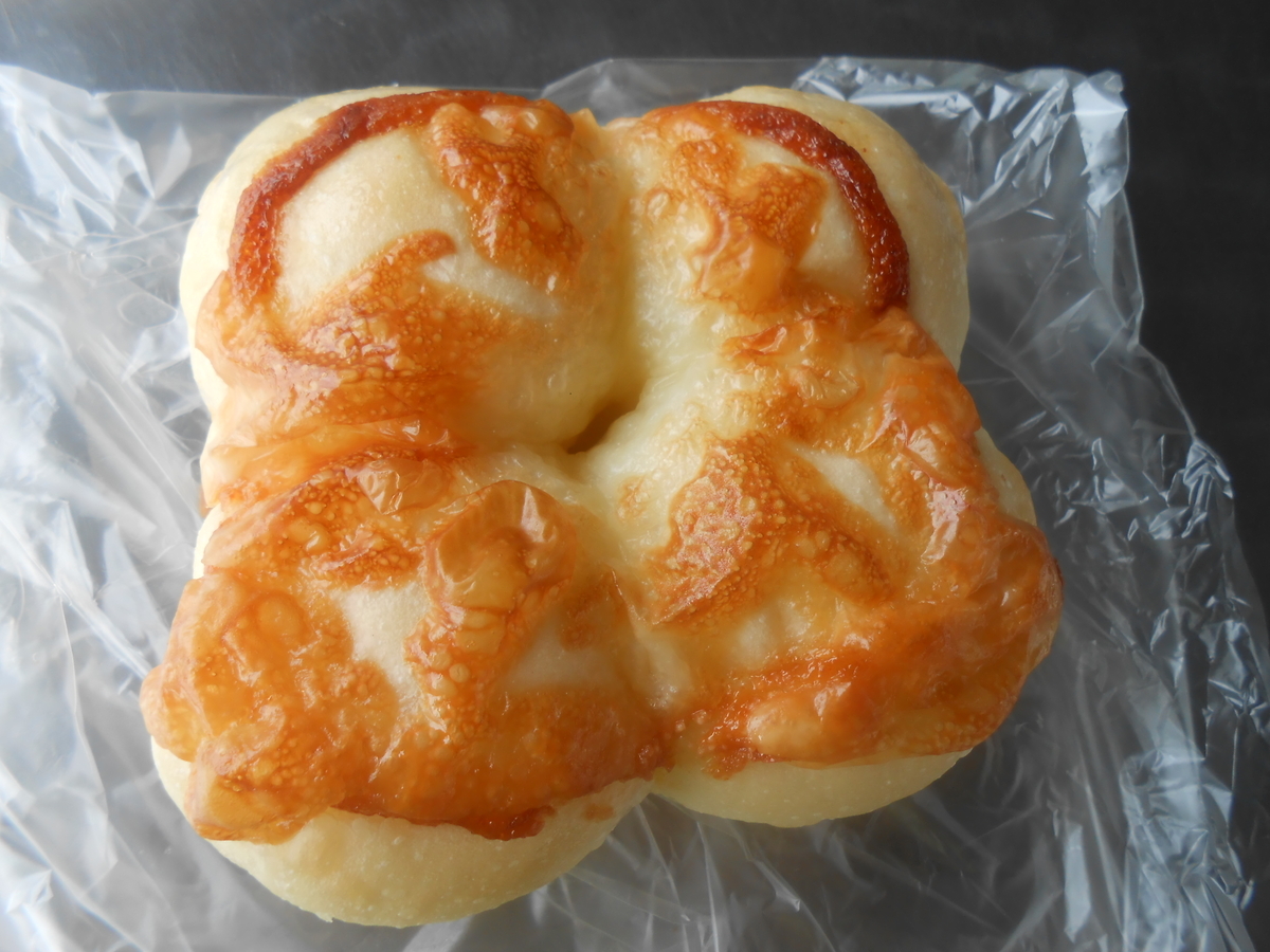 厚切りベーコンとポテトのピザ