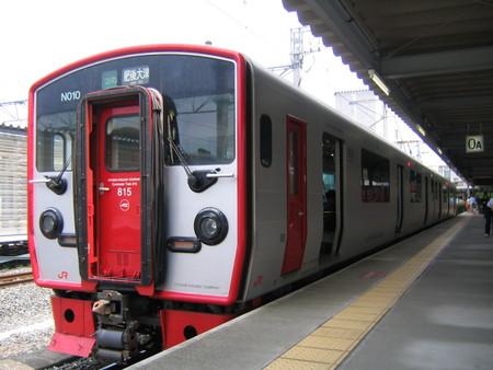 豊肥線普通電車(JR九州815系)　　熊本駅にて