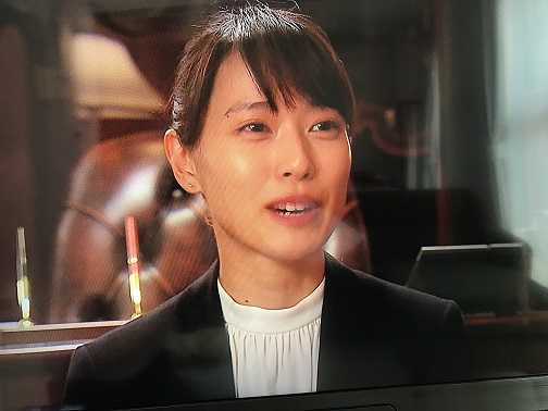 総支配人役の戸田恵梨香さん
