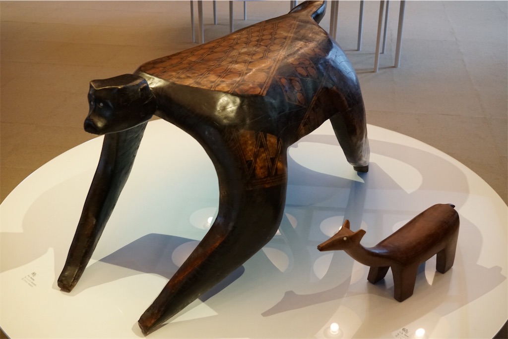 Tokyo Day 1 ブラジル先住民の椅子 展観覧 東京都庭園美術館 山dの電波暗室