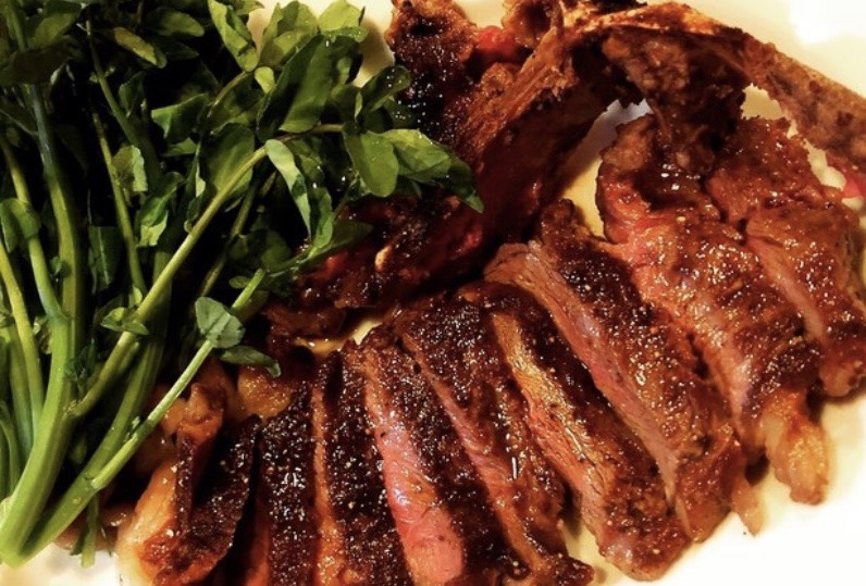 ロバのTボーンステーキ肉