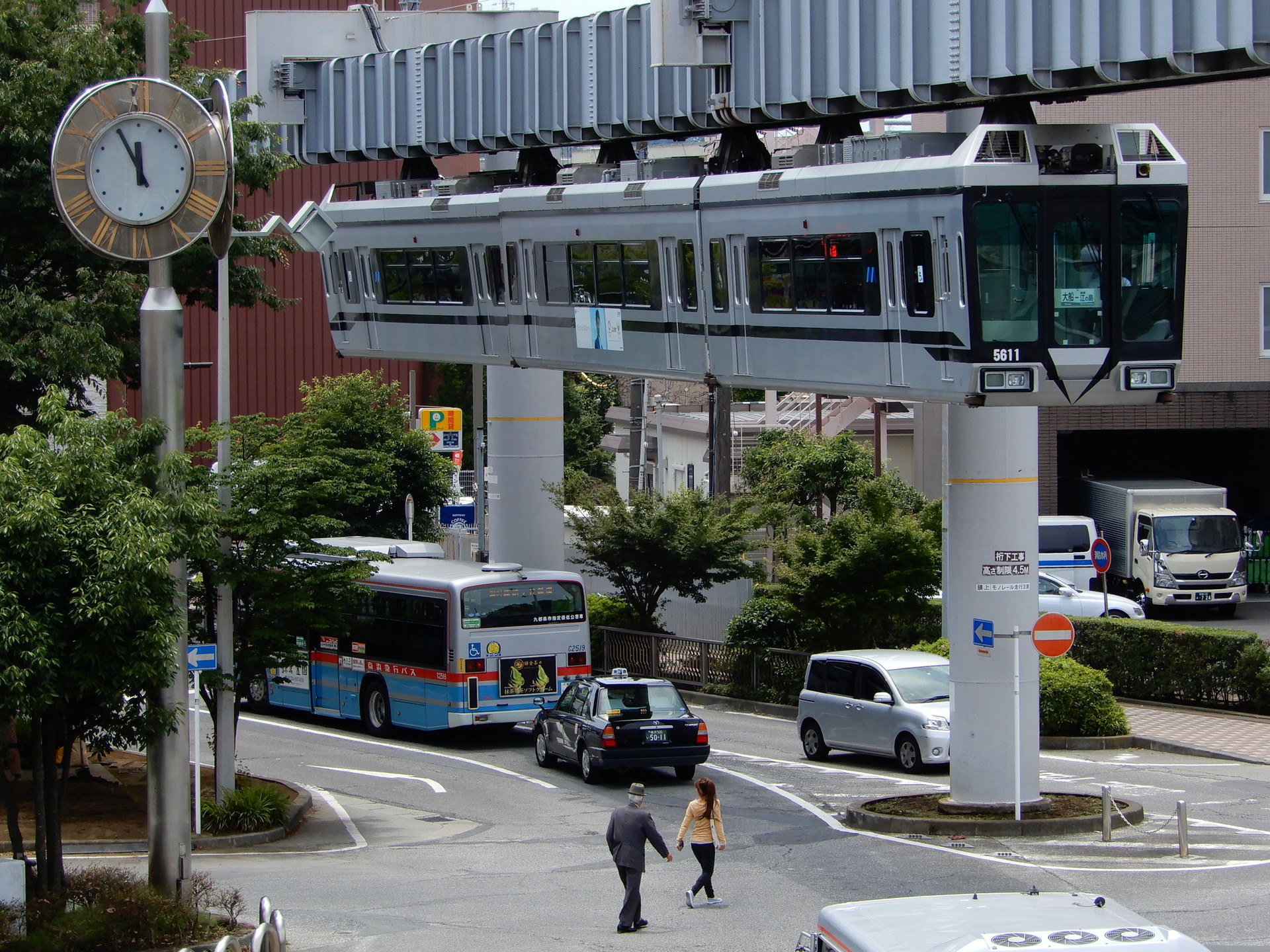 6 14撮影 湘南モノレール 大船市街 バス 東海道 山陽三十五次