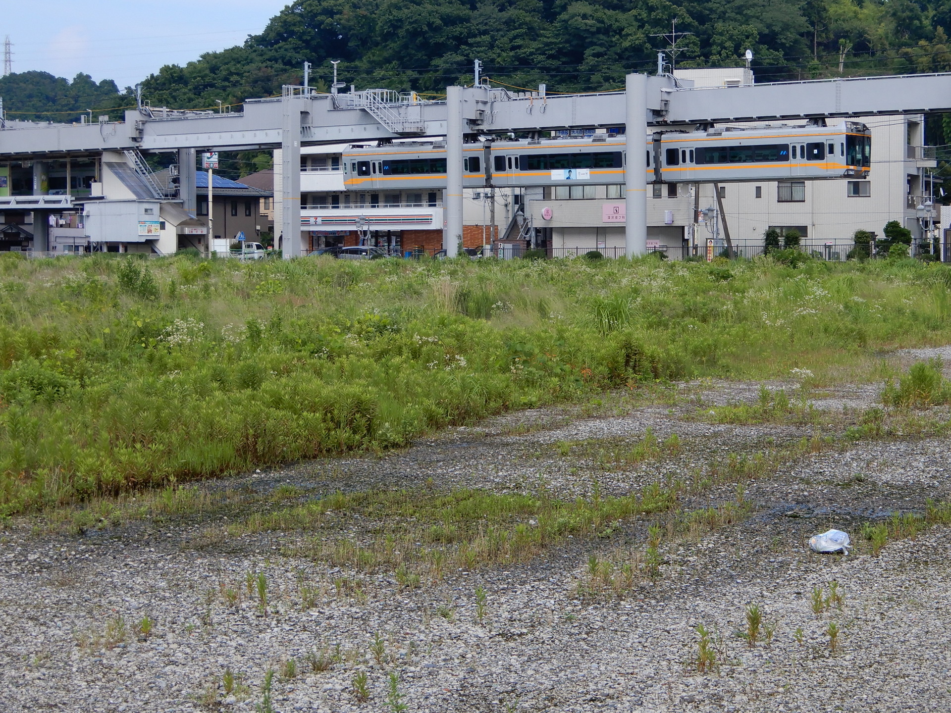 湘南モノレール5000系の5607編成