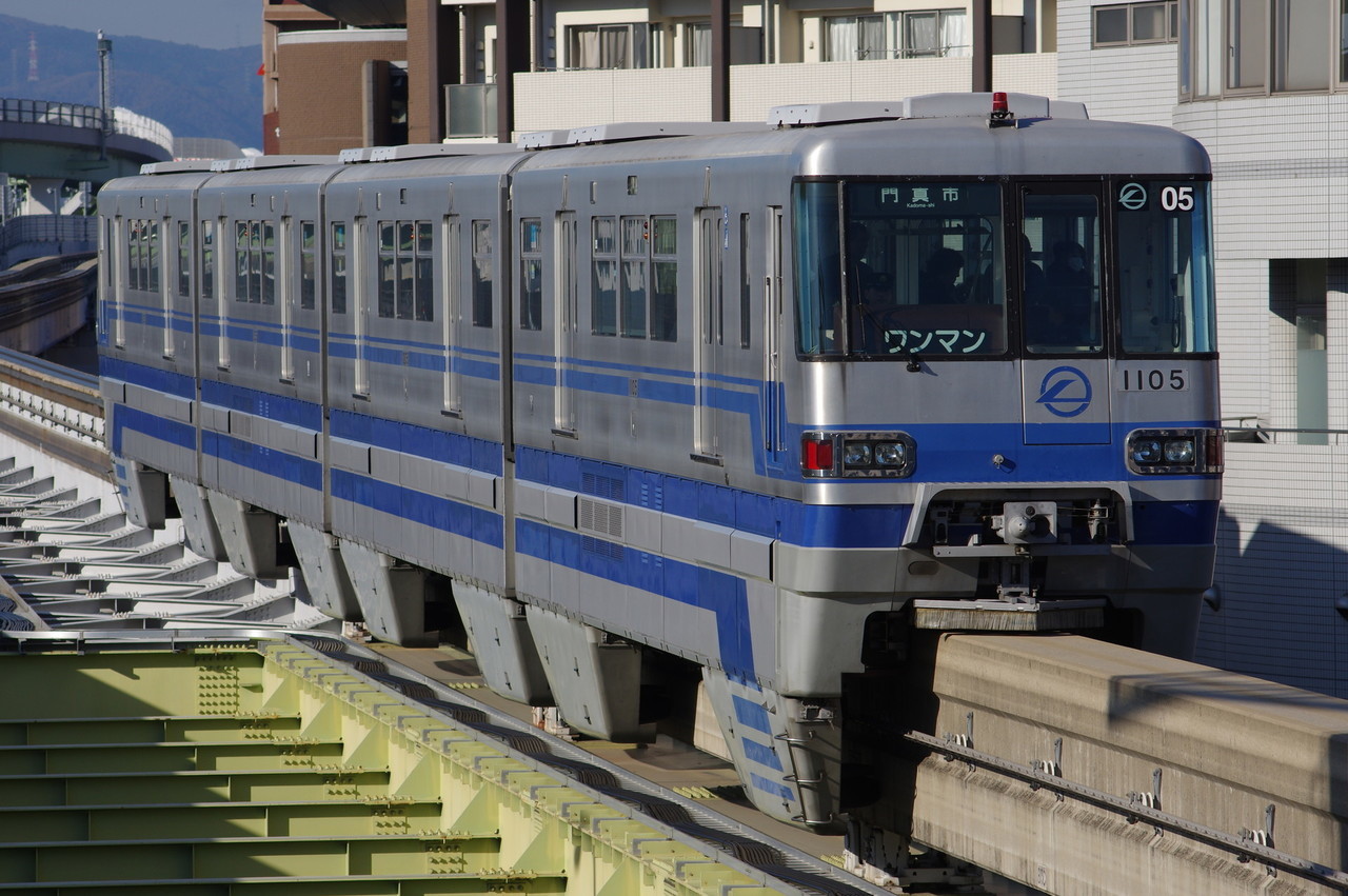 大阪モノレール1000系05編成