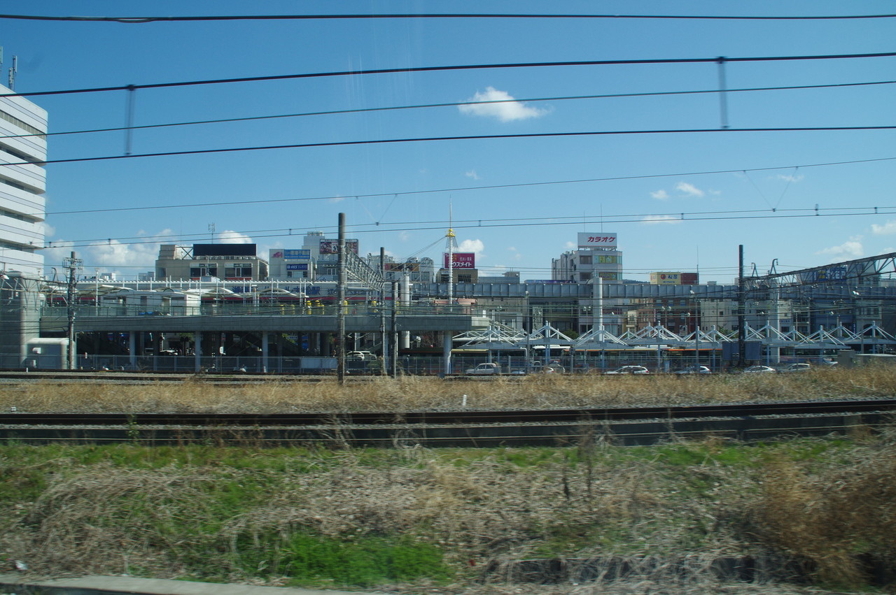 モノレールの線路とバスターミナル