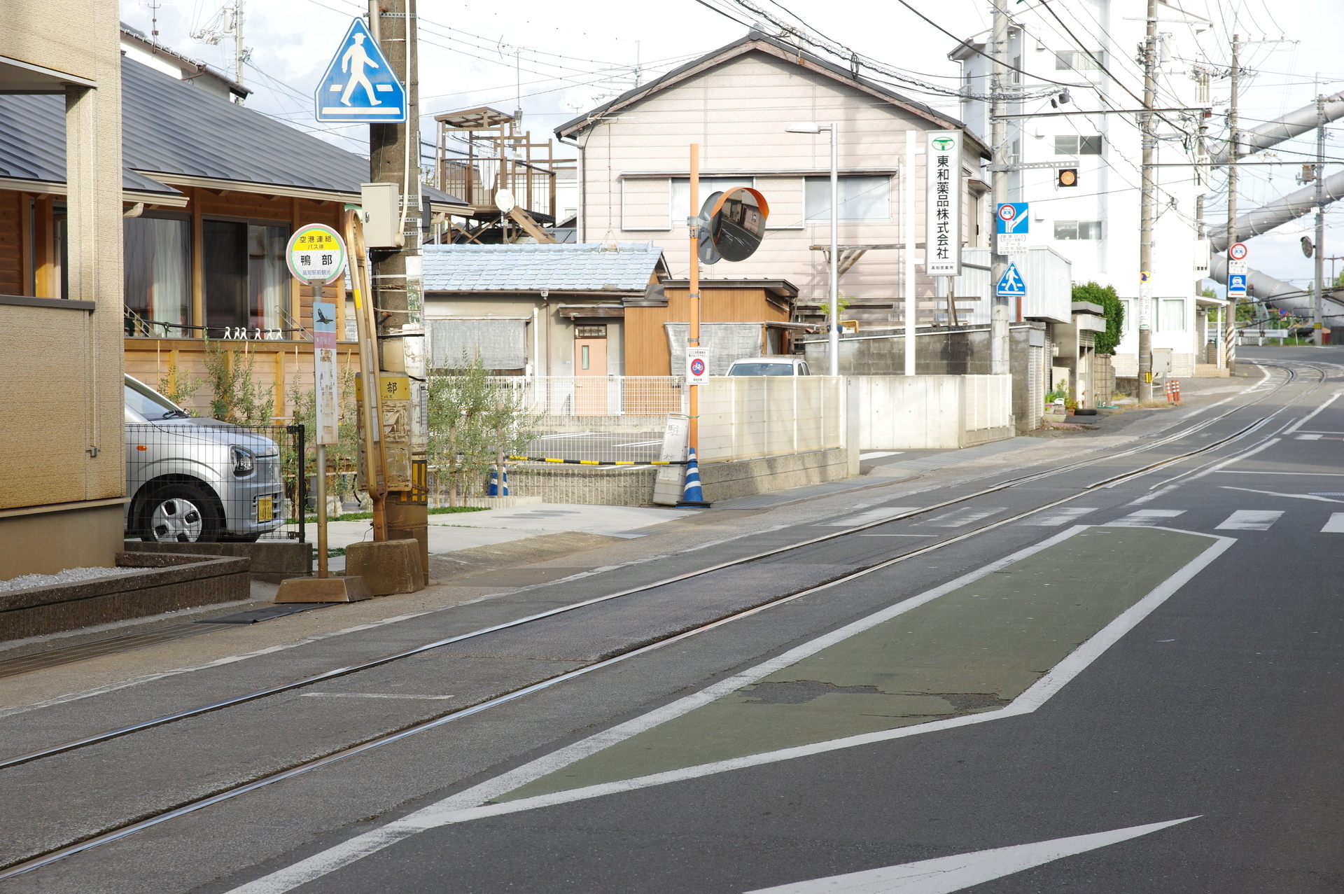 ペイント電停と駐車場