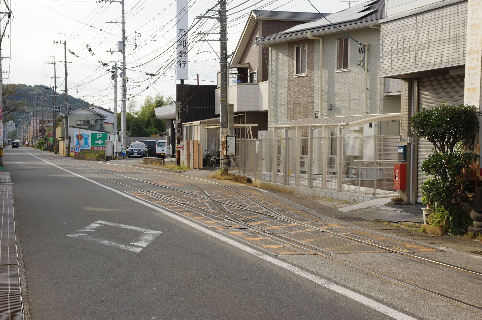 市場前信号所の全景