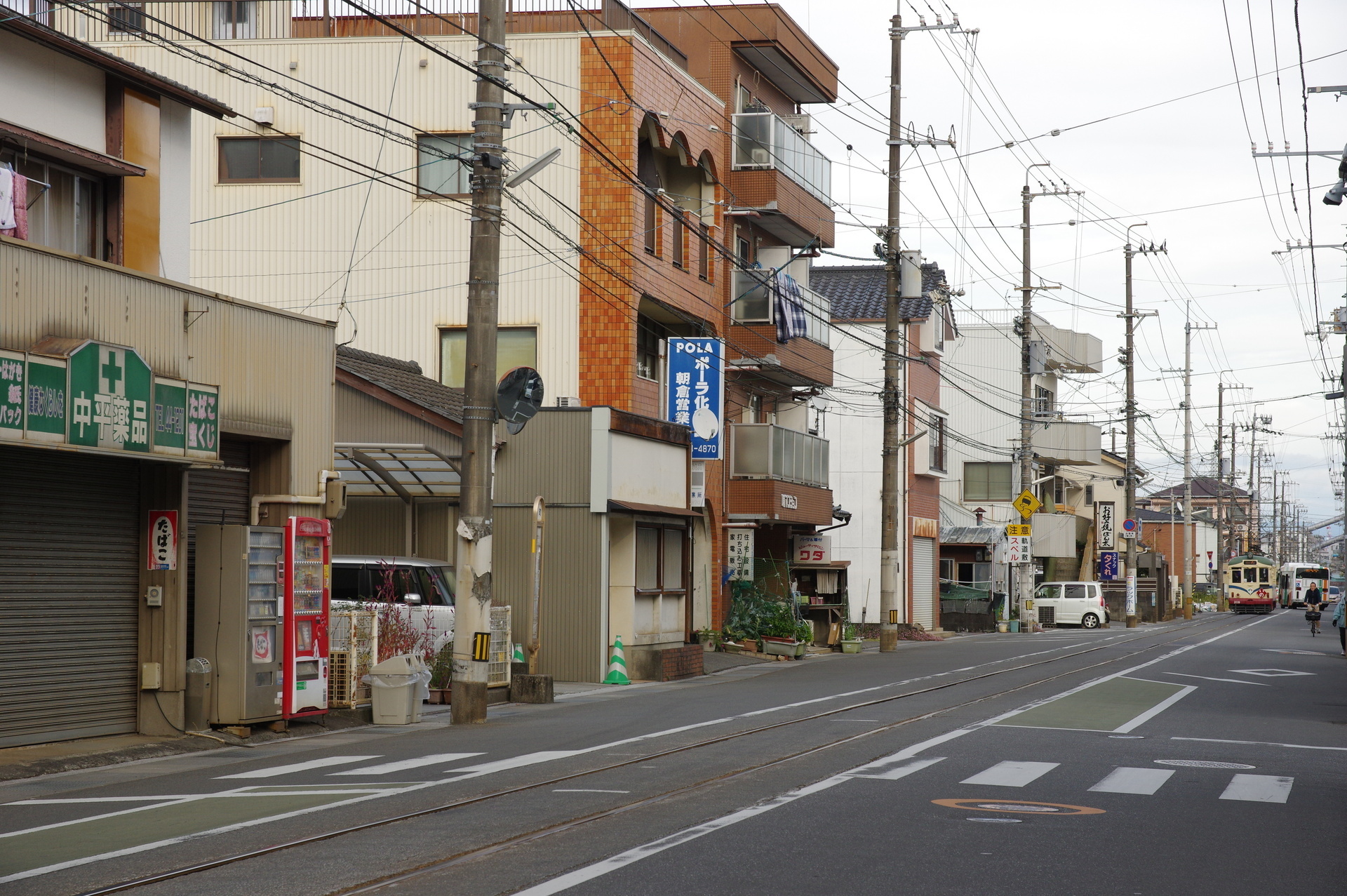 千鳥配置の安全地帯(ペイント電停)